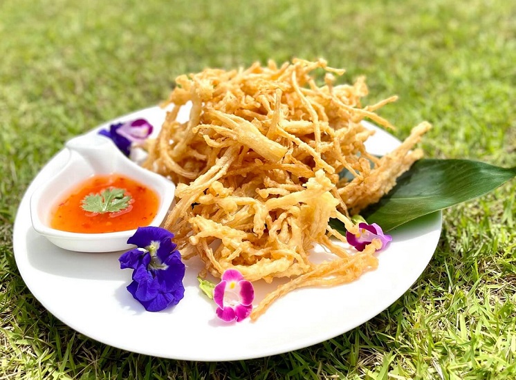 Crispy Golden Needle Mushroom