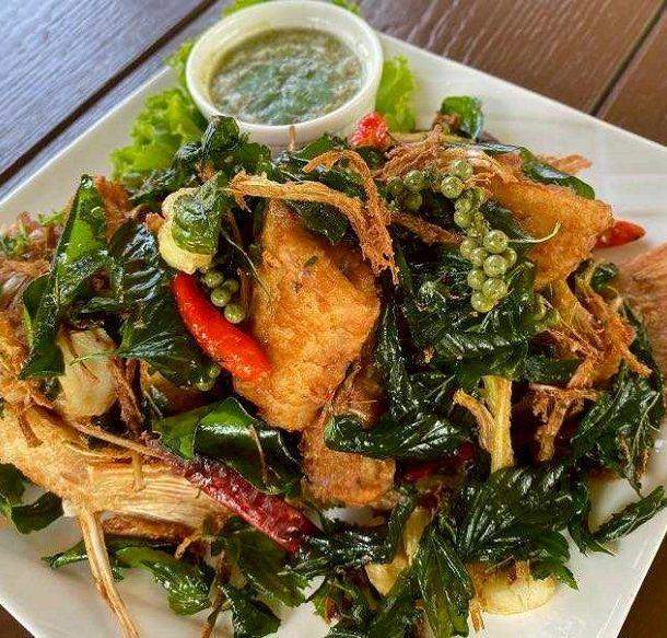 ปลาทับทิมทอดสมุนไพร