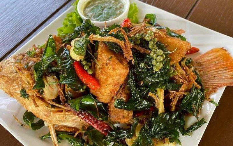 ปลาทับทิมทอดสมุนไพร